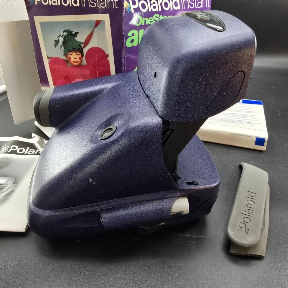Polaroid OneStep Auto Focus Instant Camera Box Manual Plus Film UNTESTED JJ4175